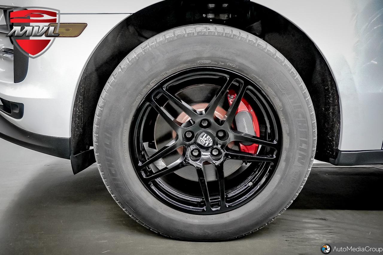 2020 Porsche Macan Base 4dr All-Wheel Drive Photo
