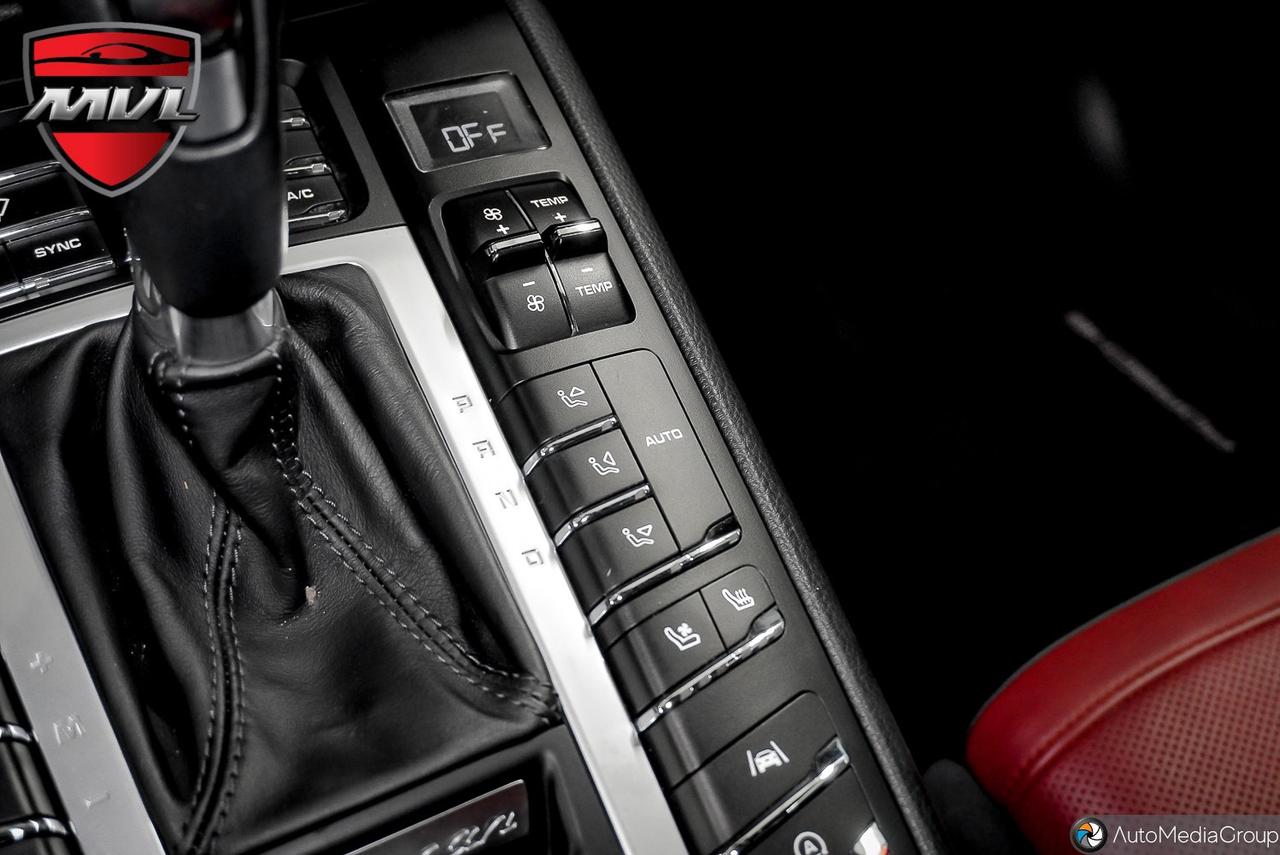 2020 Porsche Macan Base 4dr All-Wheel Drive Photo