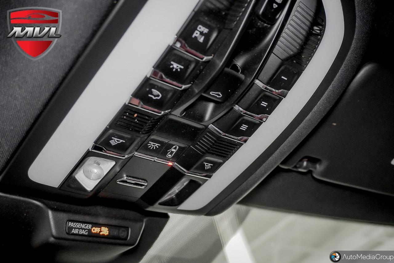 2020 Porsche Macan Base 4dr All-Wheel Drive Photo