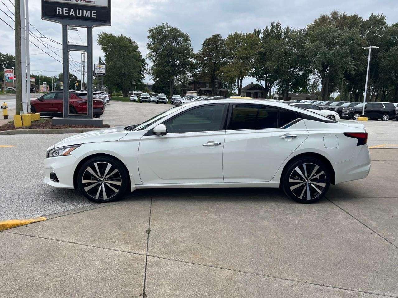 2020 Nissan Altima 2.5 PLATINUM ALL WHEEL DRIVE Photo