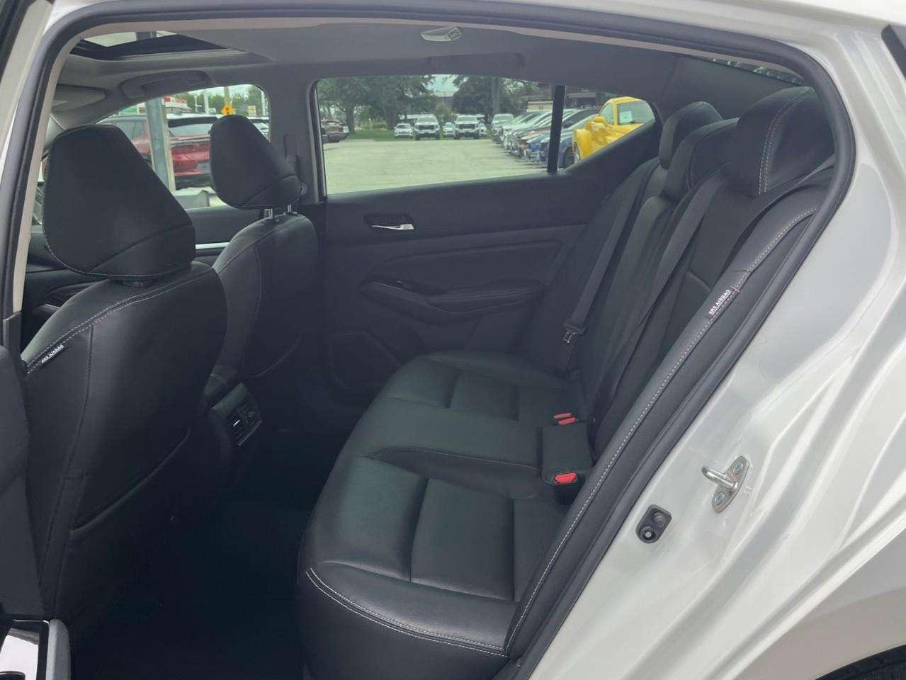 2020 Nissan Altima 2.5 PLATINUM ALL WHEEL DRIVE Photo