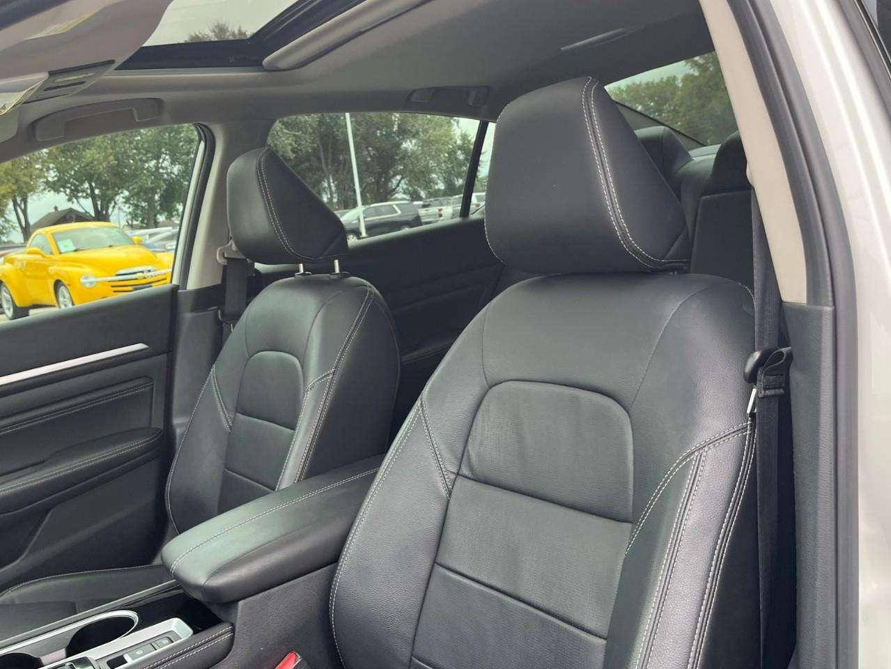 2020 Nissan Altima 2.5 PLATINUM ALL WHEEL DRIVE Photo