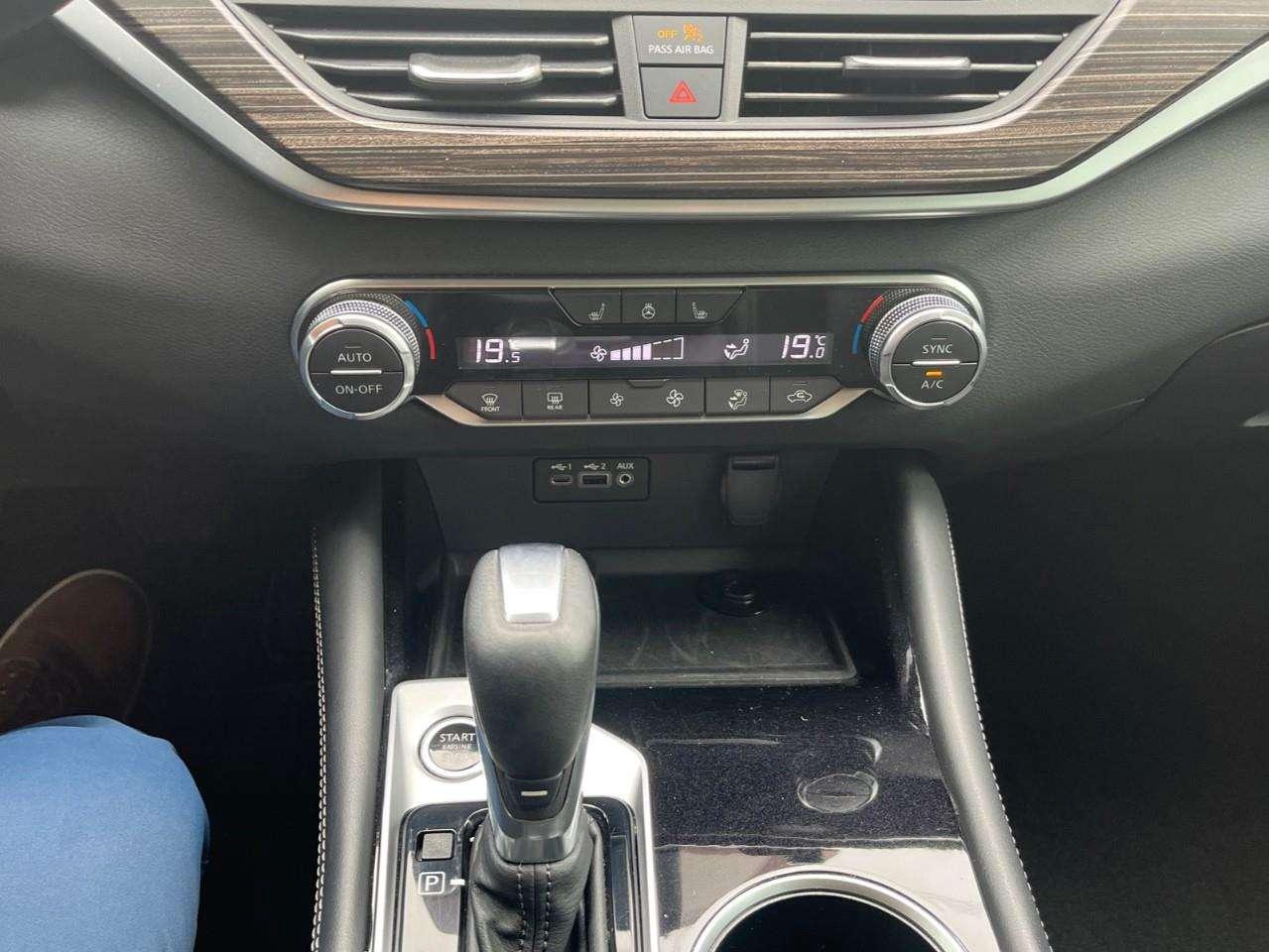 2020 Nissan Altima 2.5 PLATINUM ALL WHEEL DRIVE Photo