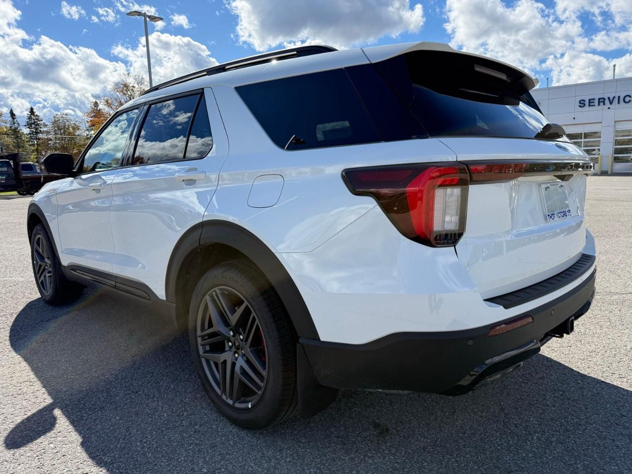 2026 Ford Explorer ST-Line 4WD Photo