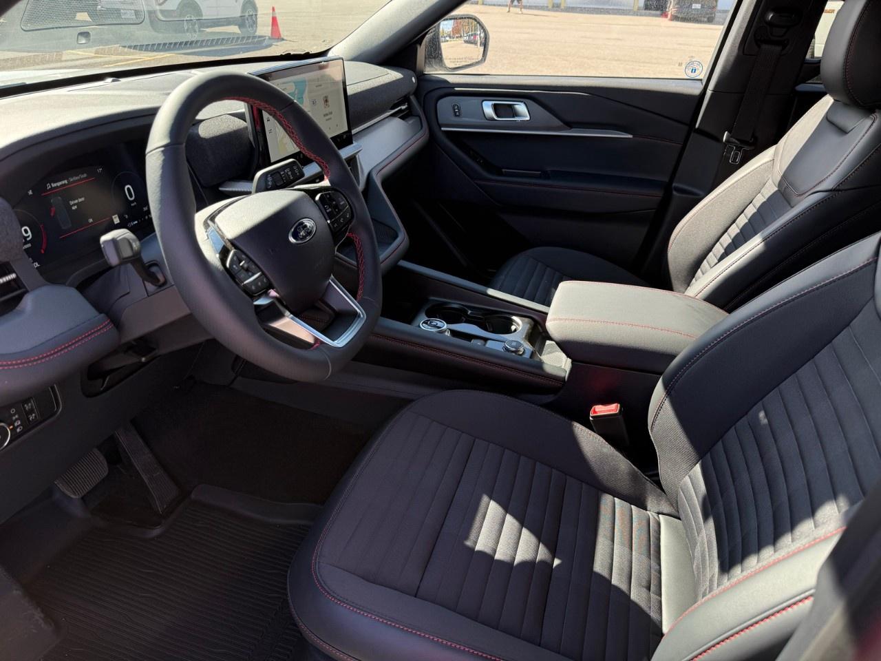 2026 Ford Explorer ST-Line 4WD Photo