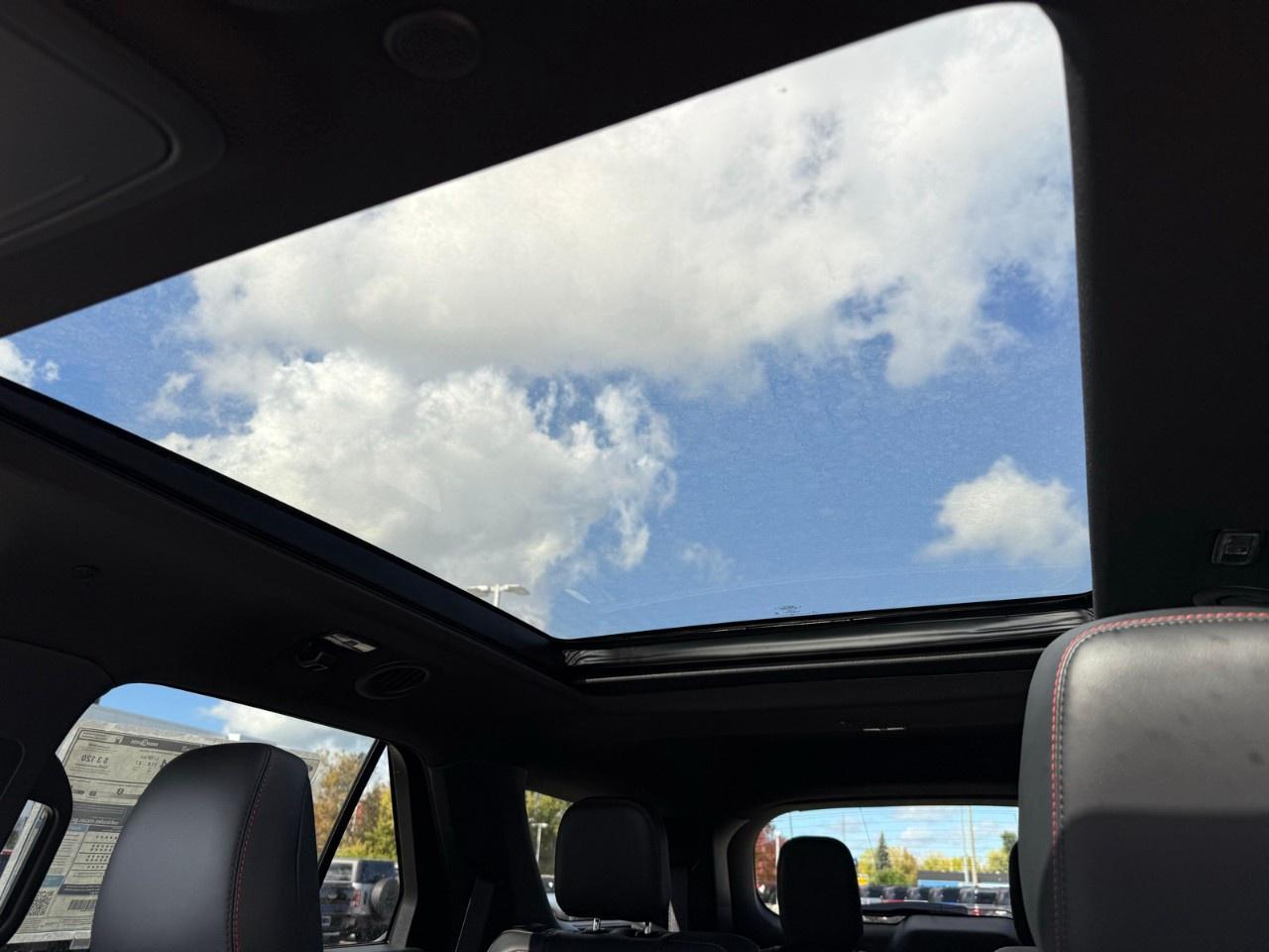 2026 Ford Explorer ST-Line 4WD Photo
