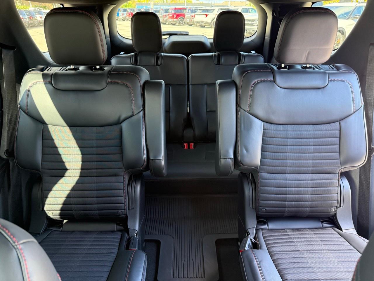 2026 Ford Explorer ST-Line 4WD Photo