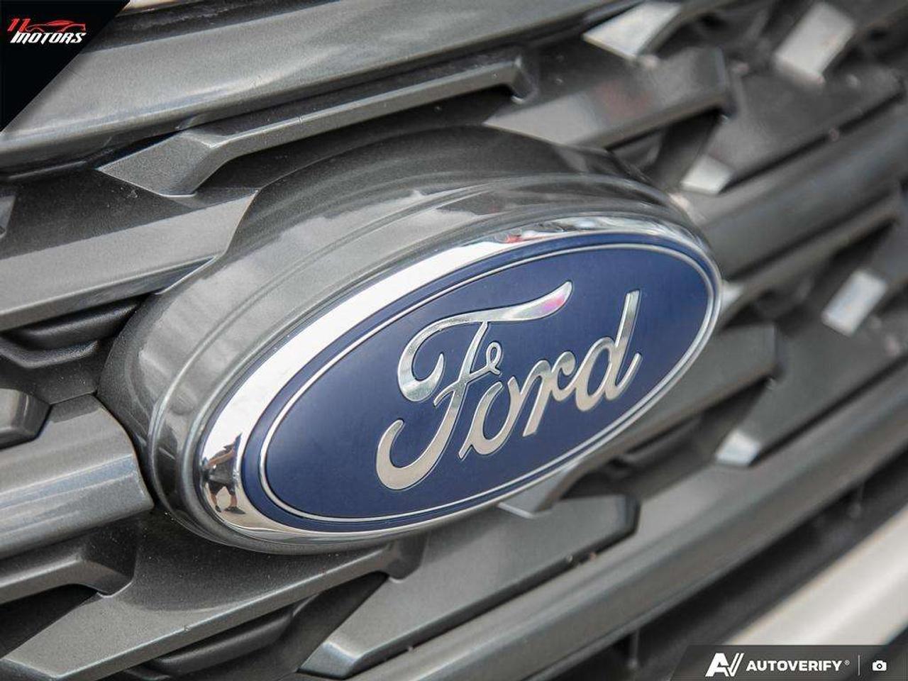 2019 Ford Explorer XLT 4WD   CLEAN CARFAX Photo