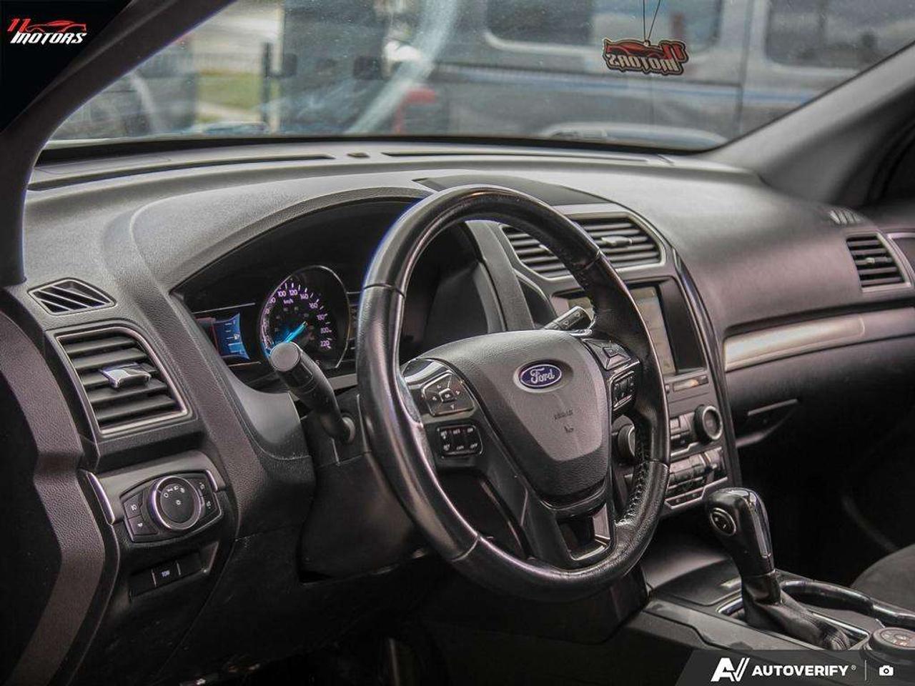 2019 Ford Explorer XLT 4WD   CLEAN CARFAX Photo