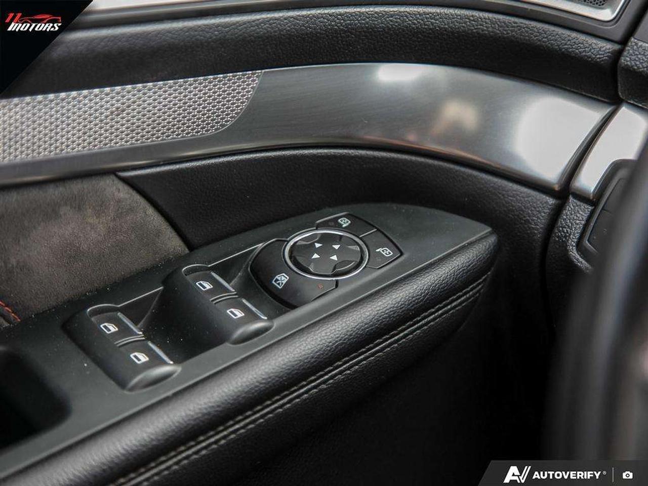 2019 Ford Explorer XLT 4WD   CLEAN CARFAX Photo
