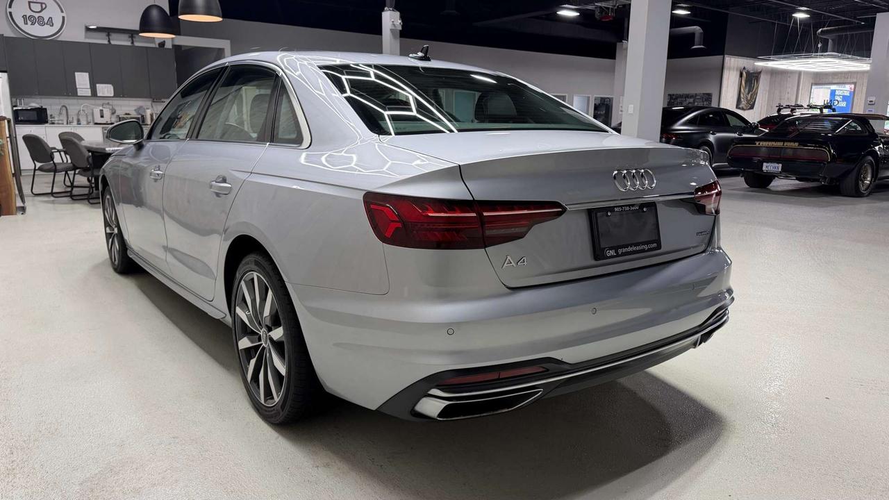 2023 Audi A4 Komfort 45 TFSI quattro Photo