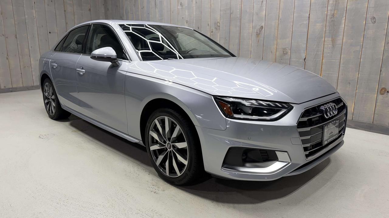 2023 Audi A4 Komfort 45 TFSI quattro Photo0