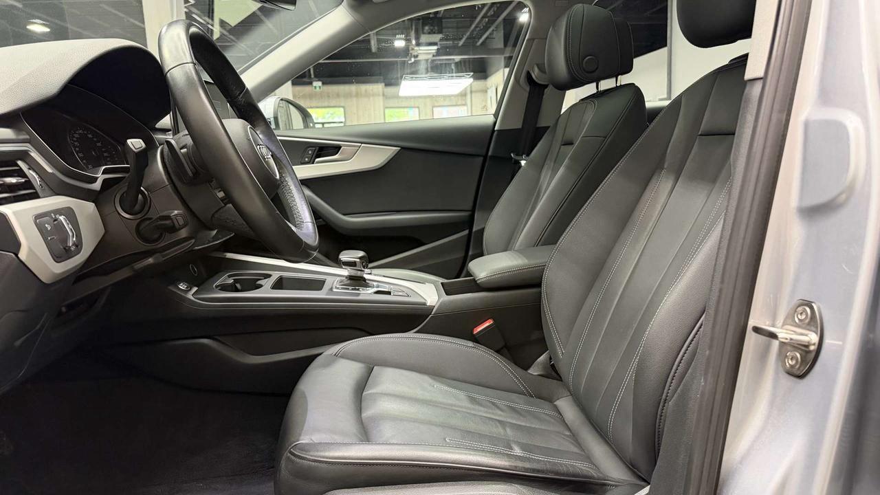 2023 Audi A4 Komfort 45 TFSI quattro Photo