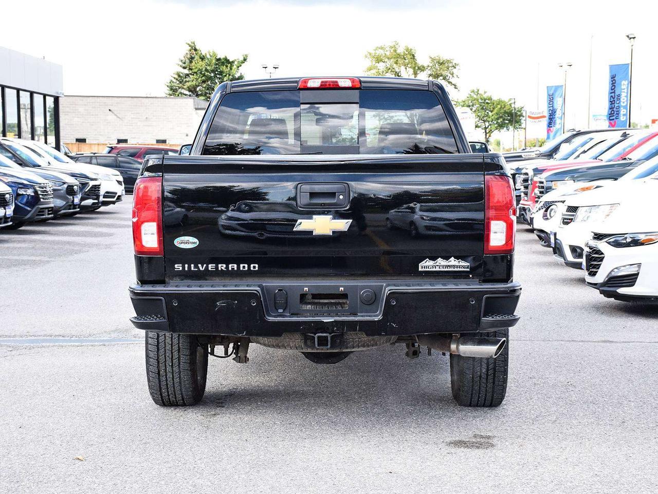 2018 Chevrolet Silverado 1500 High Country Crew Cab 4x4 ~Nav ~Leather ~Sunroof Photo4