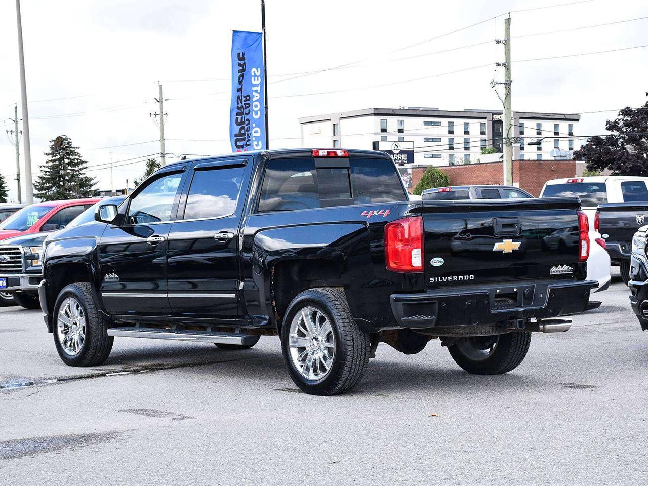 2018 Chevrolet Silverado 1500 High Country Crew Cab 4x4 ~Nav ~Leather ~Sunroof Photo3