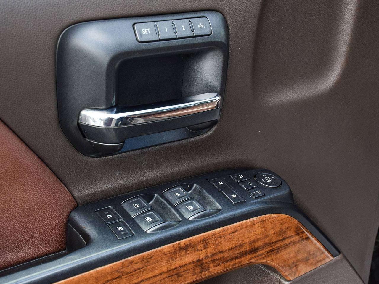 2018 Chevrolet Silverado 1500 High Country Crew Cab 4x4 ~Nav ~Leather ~Sunroof Photo