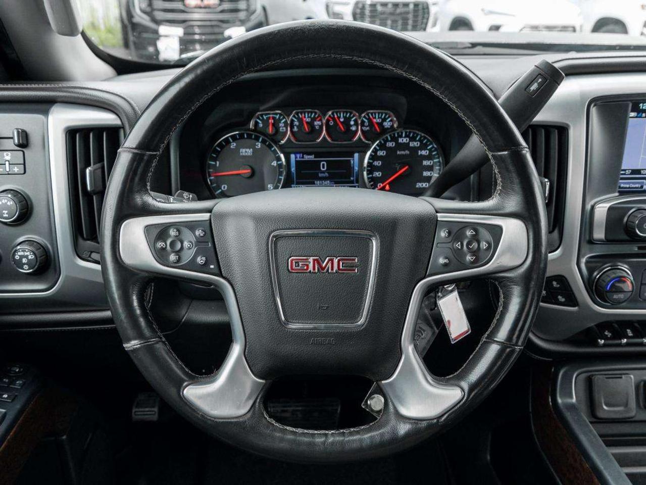 2018 GMC SIERRA 2500HD 4WD Crew Cab Standard Box SLT Photo