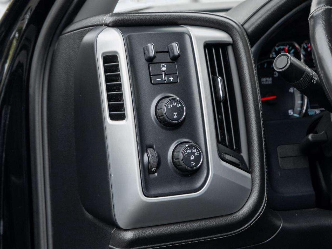 2018 GMC SIERRA 2500HD 4WD Crew Cab Standard Box SLT Photo
