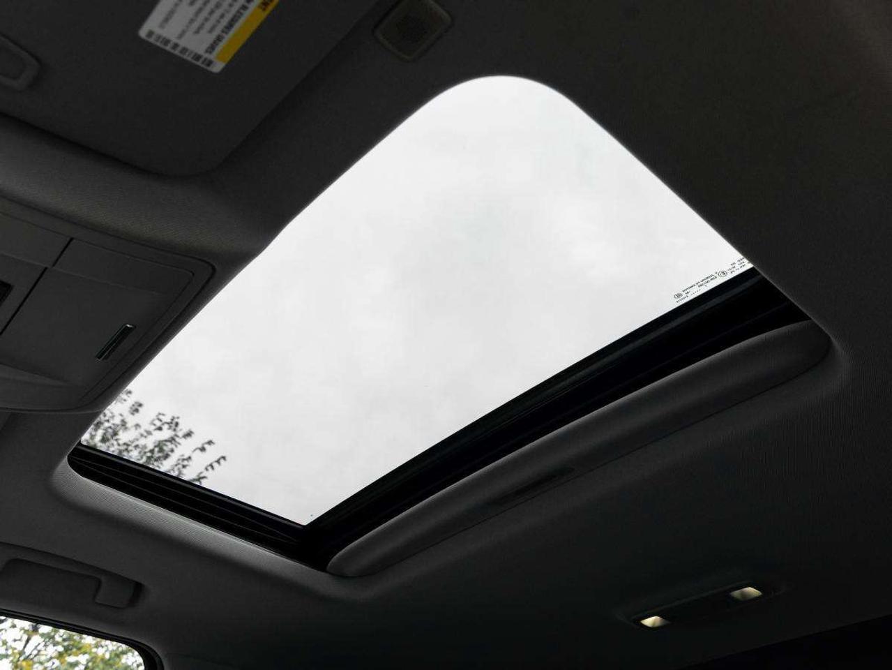 2018 GMC SIERRA 2500HD 4WD Crew Cab Standard Box SLT Photo