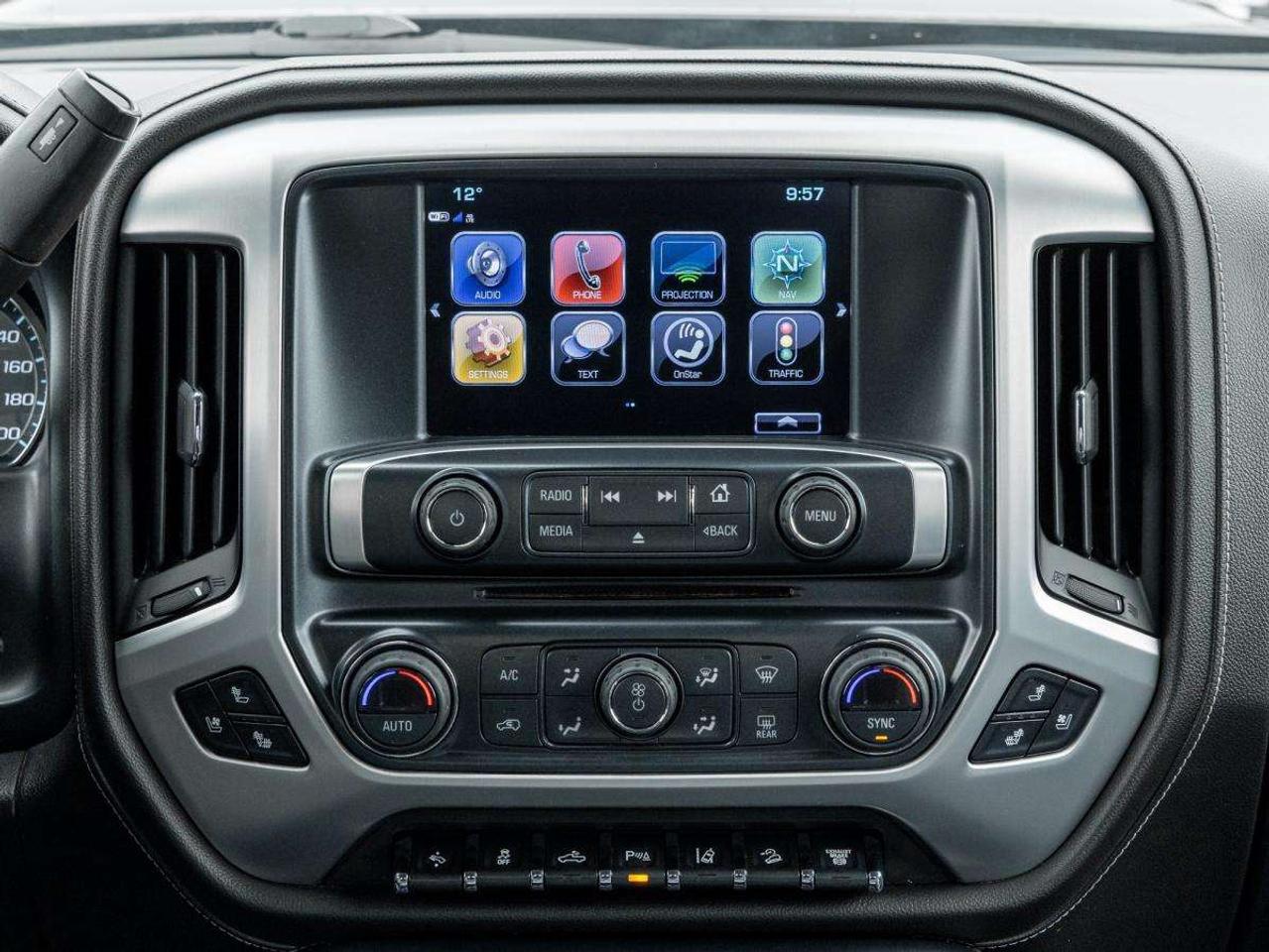 2018 GMC SIERRA 2500HD 4WD Crew Cab Standard Box SLT Photo