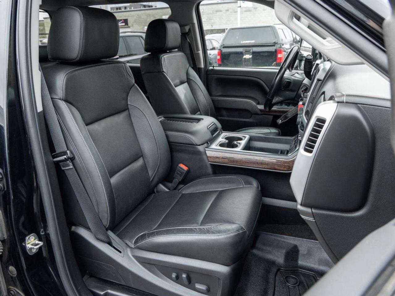 2018 GMC SIERRA 2500HD 4WD Crew Cab Standard Box SLT Photo