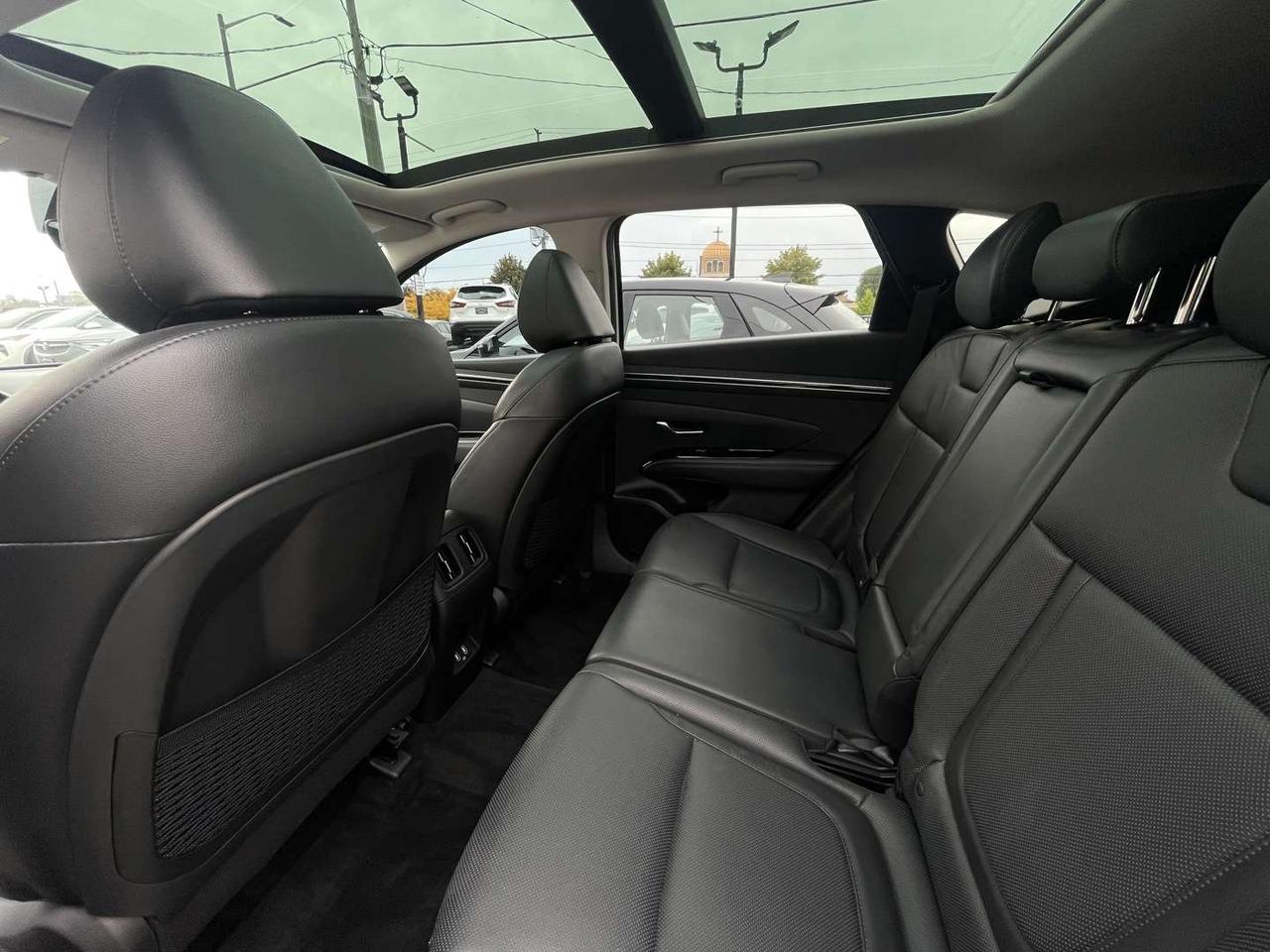 2023 Hyundai Tucson Preferred w/Trend Pkg AWD Pearl White    Leather   Pano Roof   Htd Steering Photo