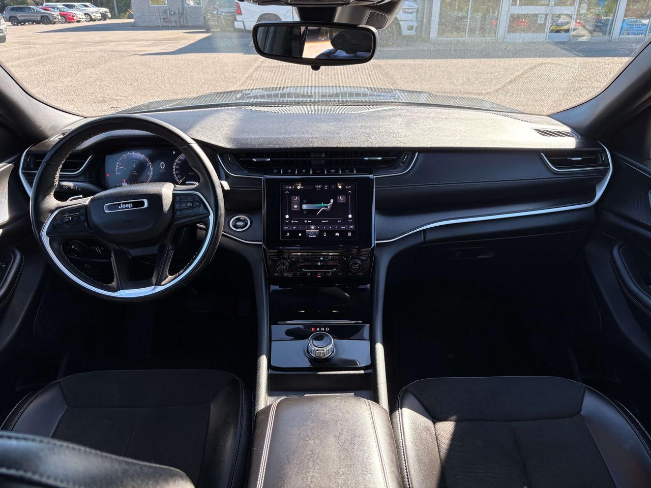 2024 Jeep Grand Cherokee Altitude - htd seat/wheel - wireless charger Photo