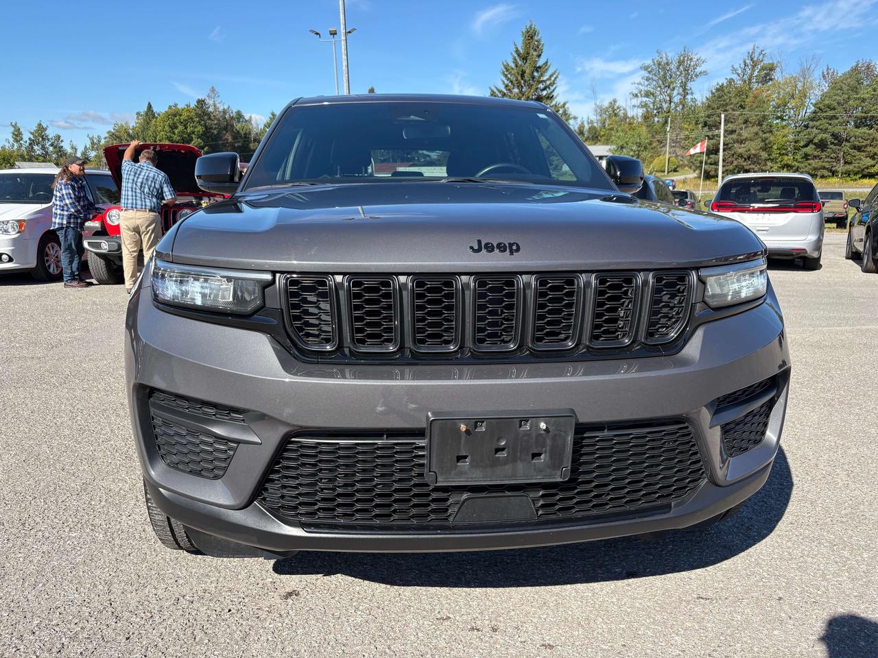 2024 Jeep Grand Cherokee Altitude - htd seat/wheel - wireless charger Photo