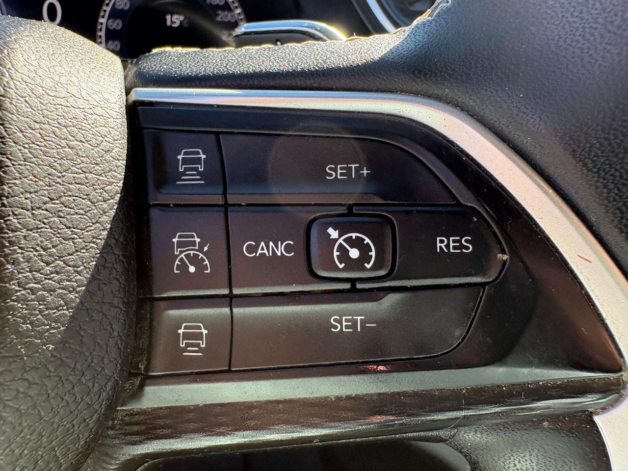 2024 Jeep Grand Cherokee Altitude - htd seat/wheel - wireless charger Photo