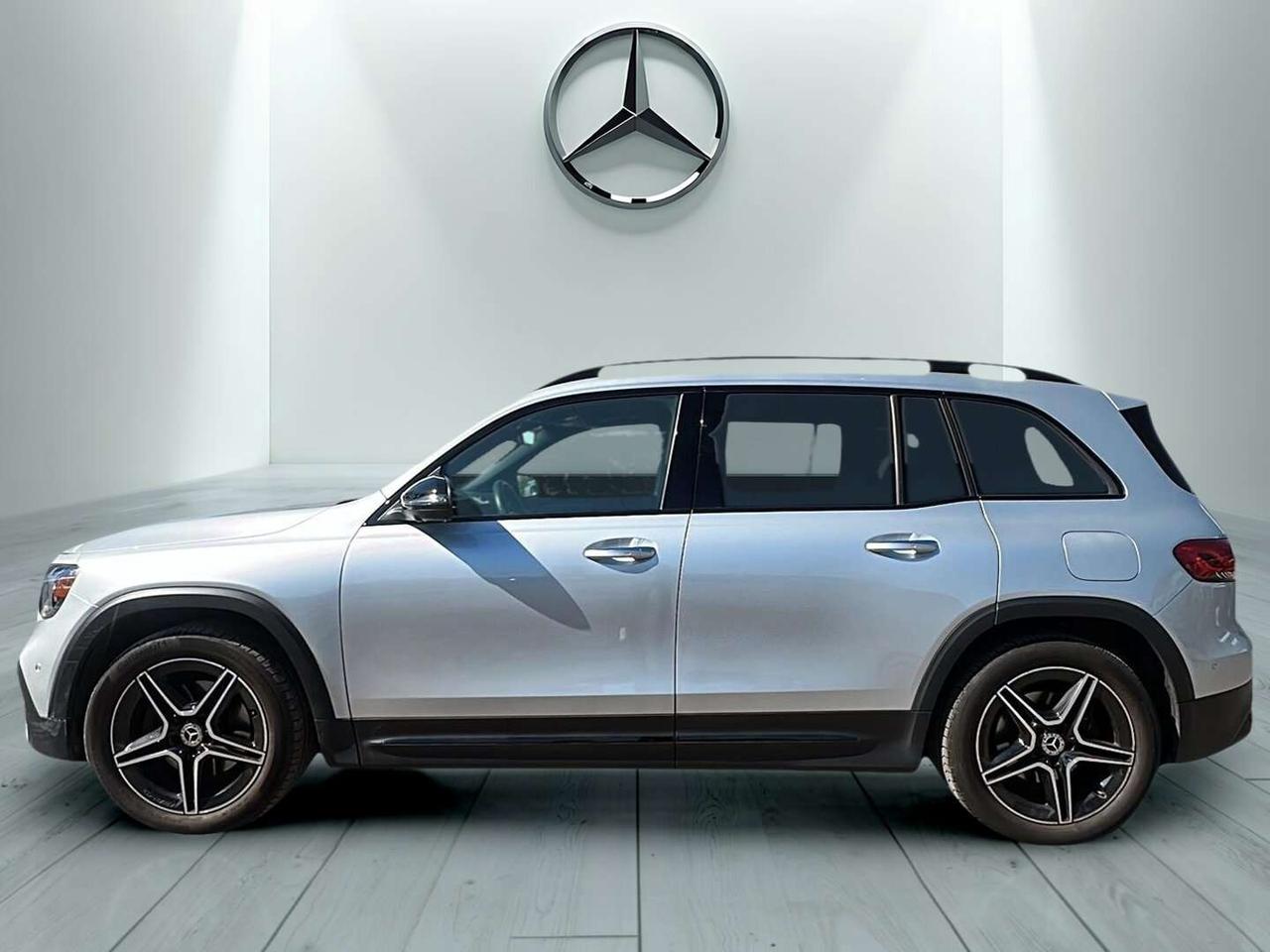2022 Mercedes-Benz GLB GLB 250 4MATIC SUV Premium, Night Pkg. Navigation, 360 Camera Photo