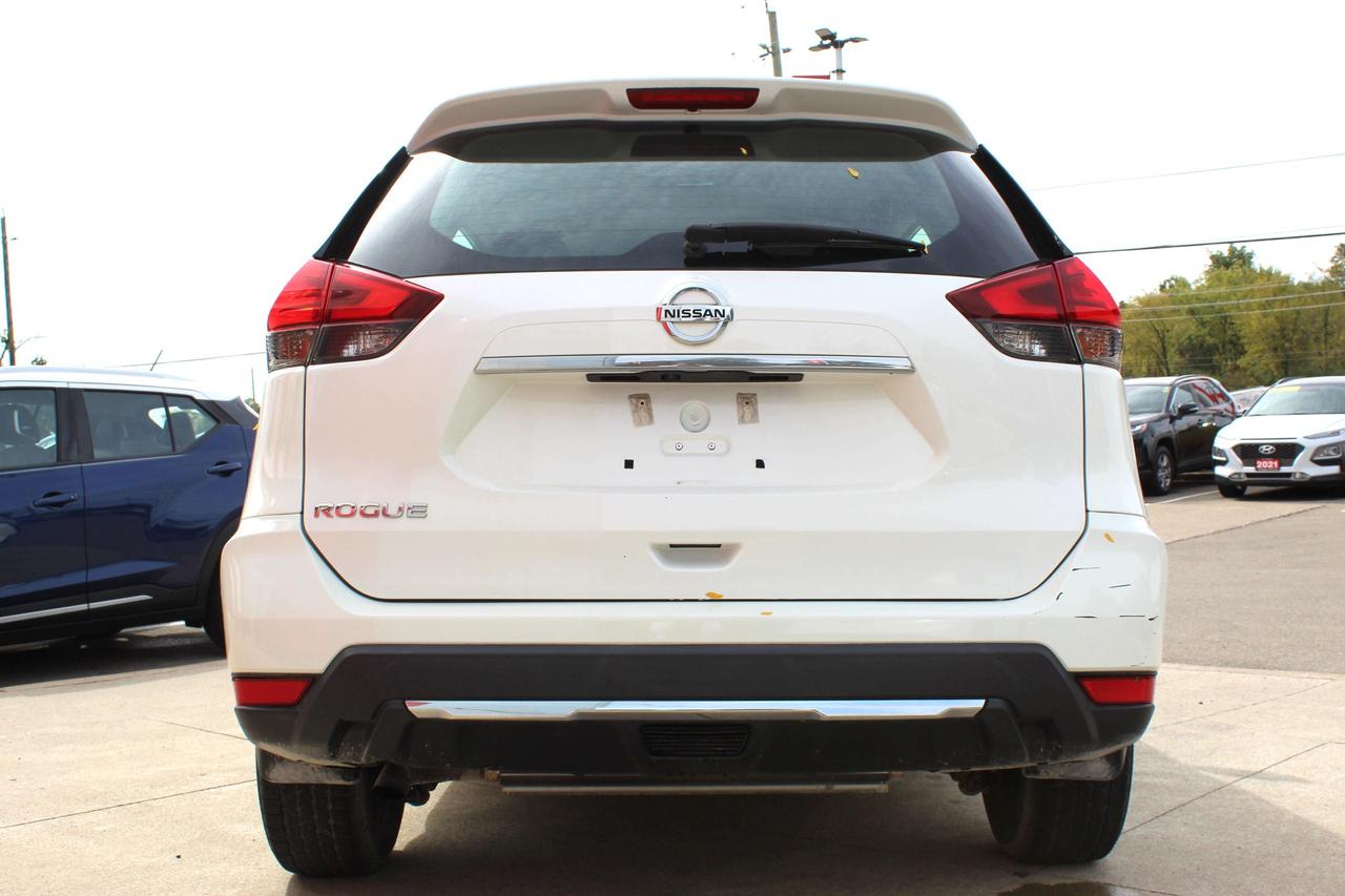 2017 Nissan Rogue  Photo3