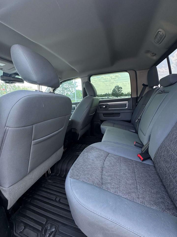 2017 RAM 1500 4WD Crew Cab SLT 6'4 Box Photo