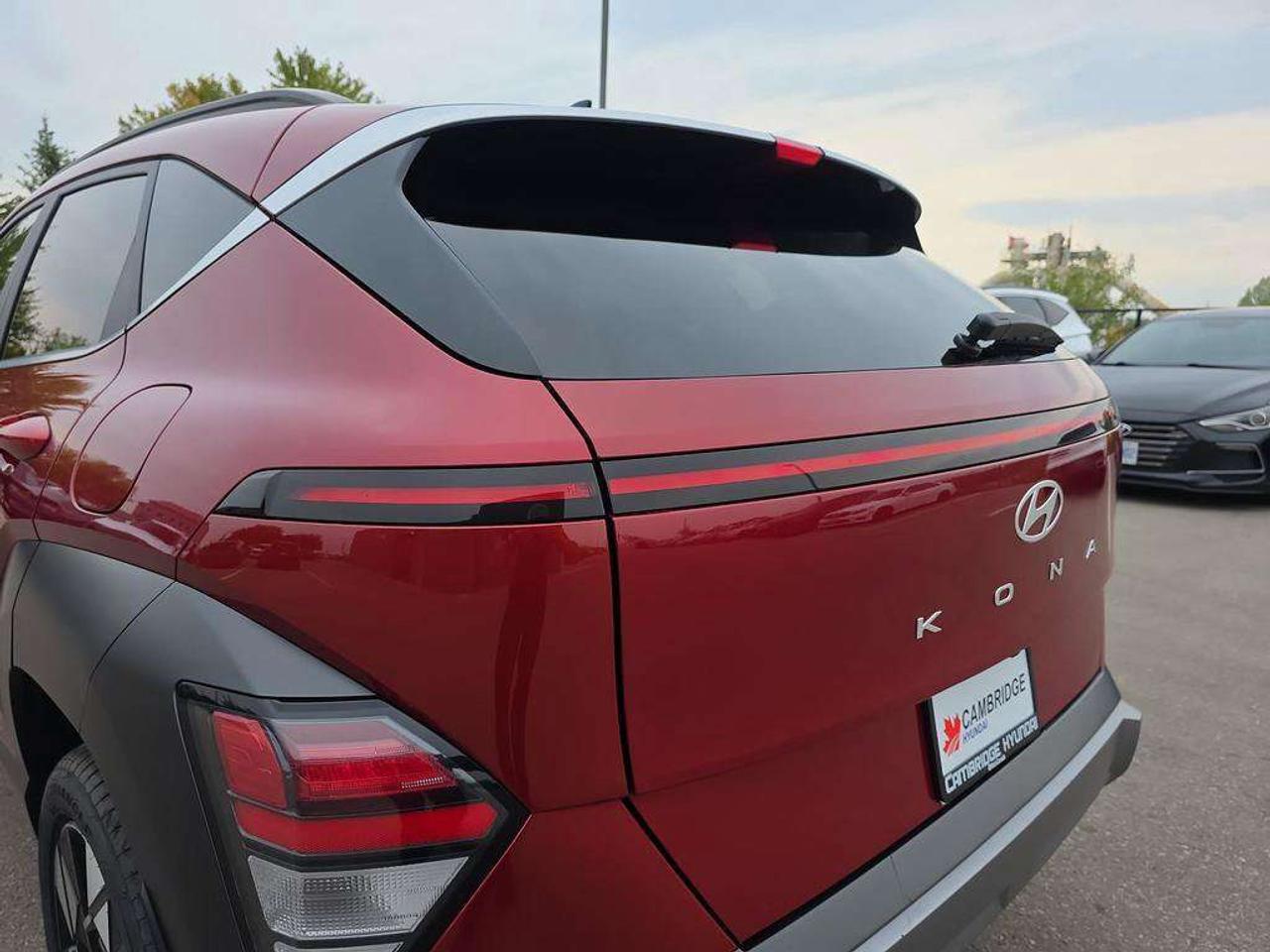 2025 Hyundai KONA Preferred Trend   NO ACCIDENTS LTHR S.ROOF 8.1L/100KM Photo