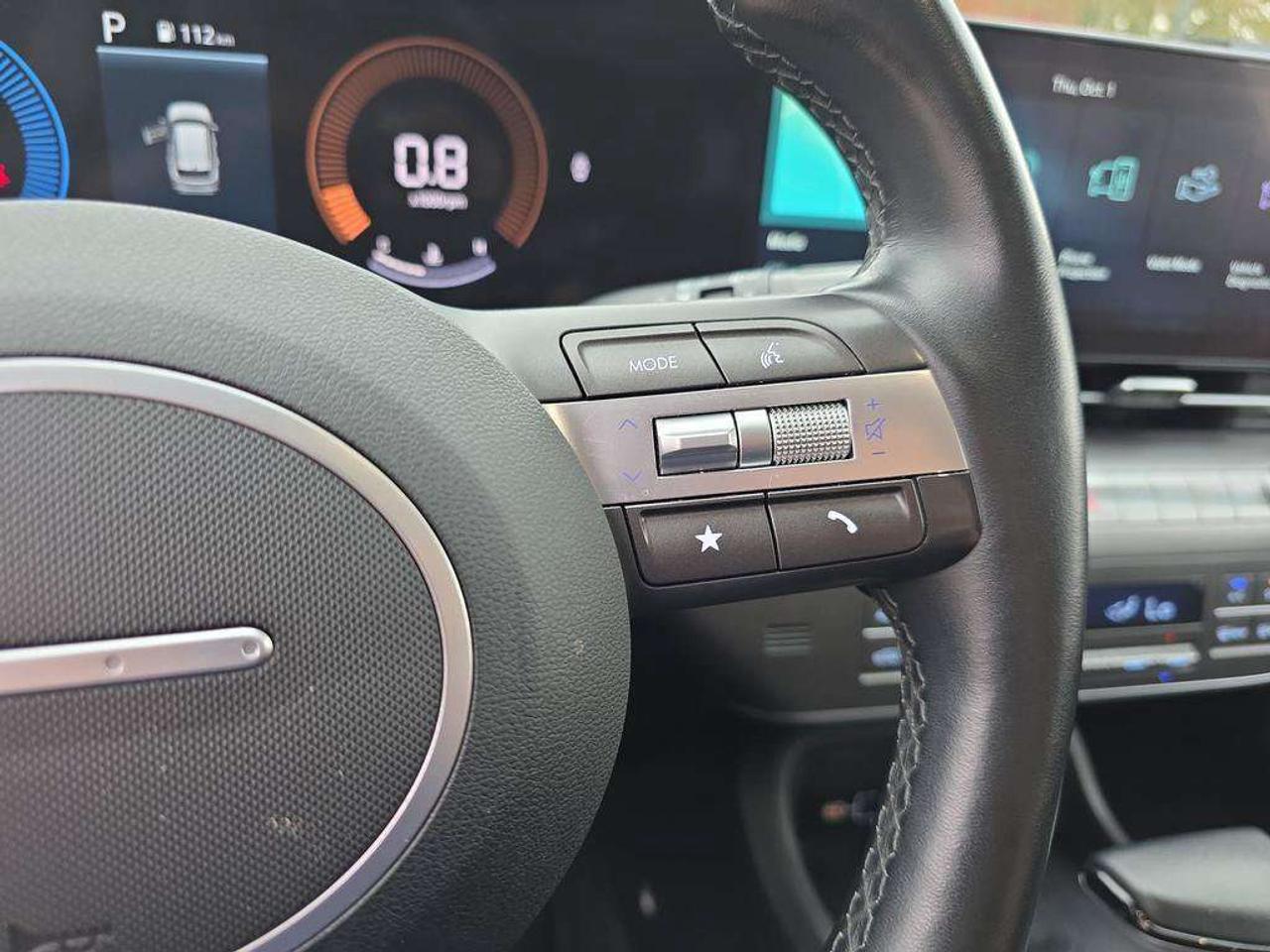 2025 Hyundai KONA Preferred Trend   NO ACCIDENTS LTHR S.ROOF 8.1L/100KM Photo