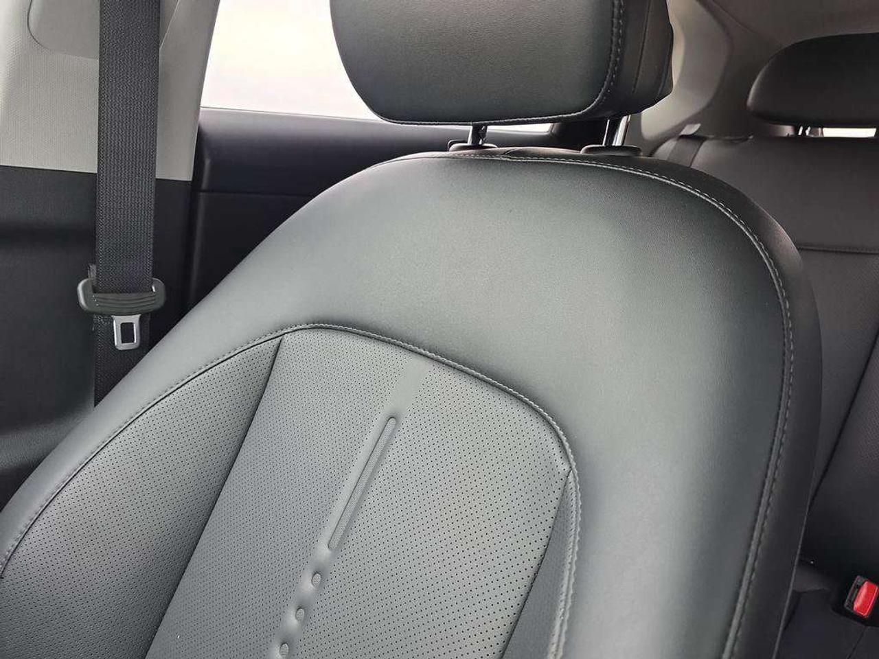 2025 Hyundai KONA Preferred Trend   NO ACCIDENTS LTHR S.ROOF 8.1L/100KM Photo