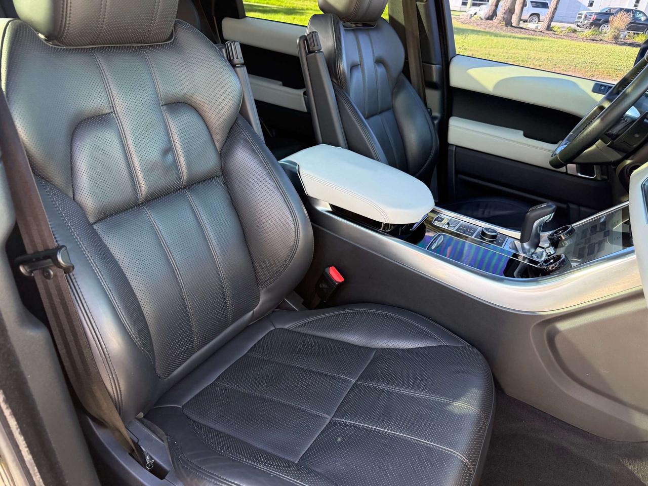 2014 Land Rover Range Rover Sport V8 Supercharged Photo