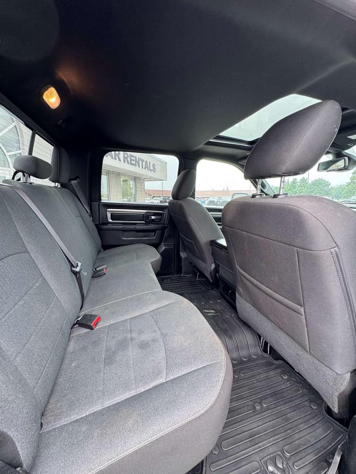 2022 RAM 1500 Warlock 4x4 Crew Cab 5'7 Box Photo