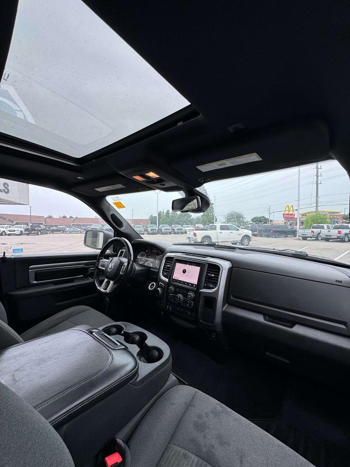 2022 RAM 1500 Warlock 4x4 Crew Cab 5'7 Box Photo
