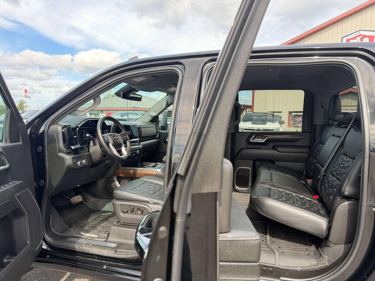 2024 GMC SIERRA 2500HD SLE Photo