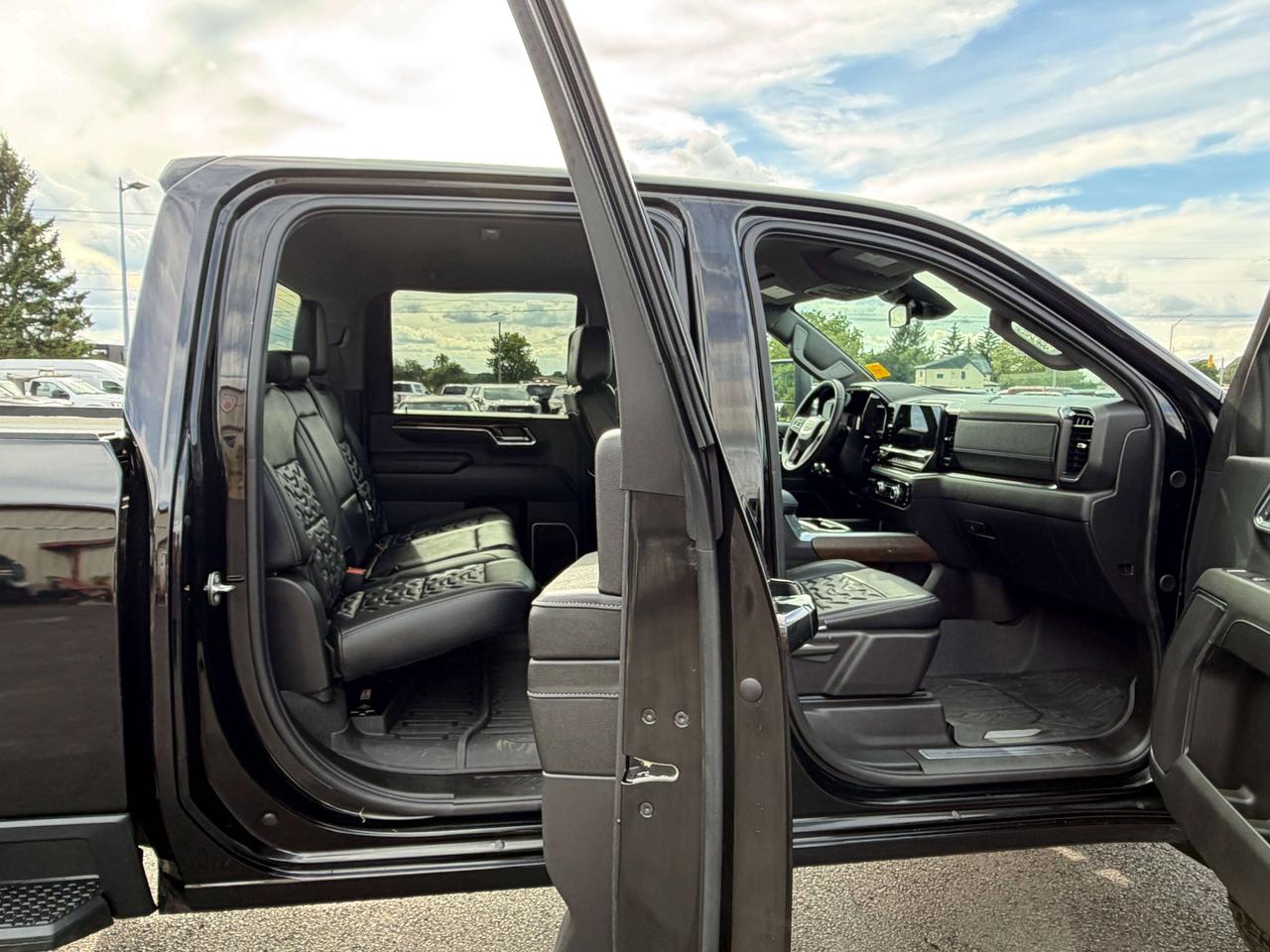 2024 GMC SIERRA 2500HD SLE Photo