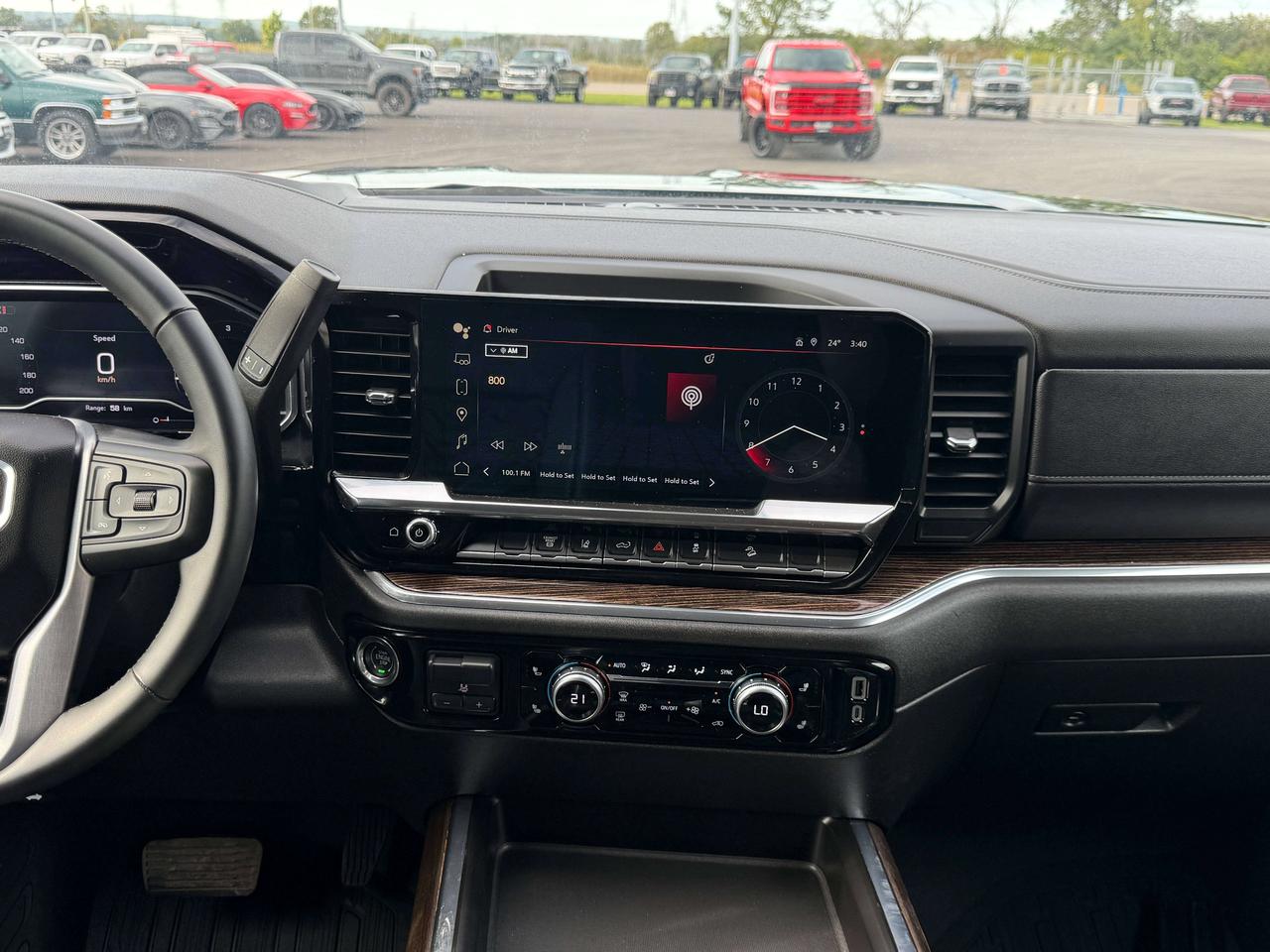 2024 GMC SIERRA 2500HD SLE Photo