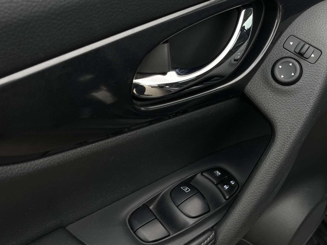 2017 Nissan Rogue S AWD   Heated Seats   Rev Cam   Cruise Control Photo