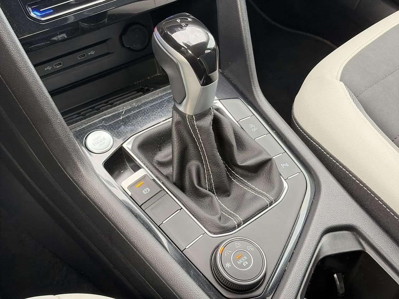 2026 Volkswagen Taos Comfortline 4MOTION Remote Starter  Alloy Wheels  Rear Parking Aid  Apple/Android CarPlay Photo