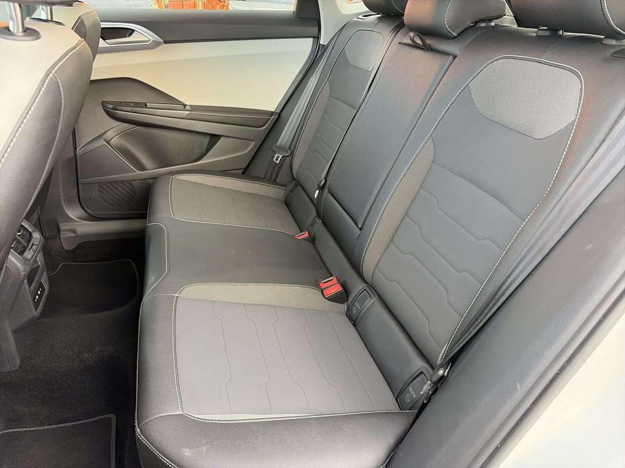 2026 Volkswagen Taos Comfortline 4MOTION Remote Starter  Alloy Wheels  Rear Parking Aid  Apple/Android CarPlay Photo
