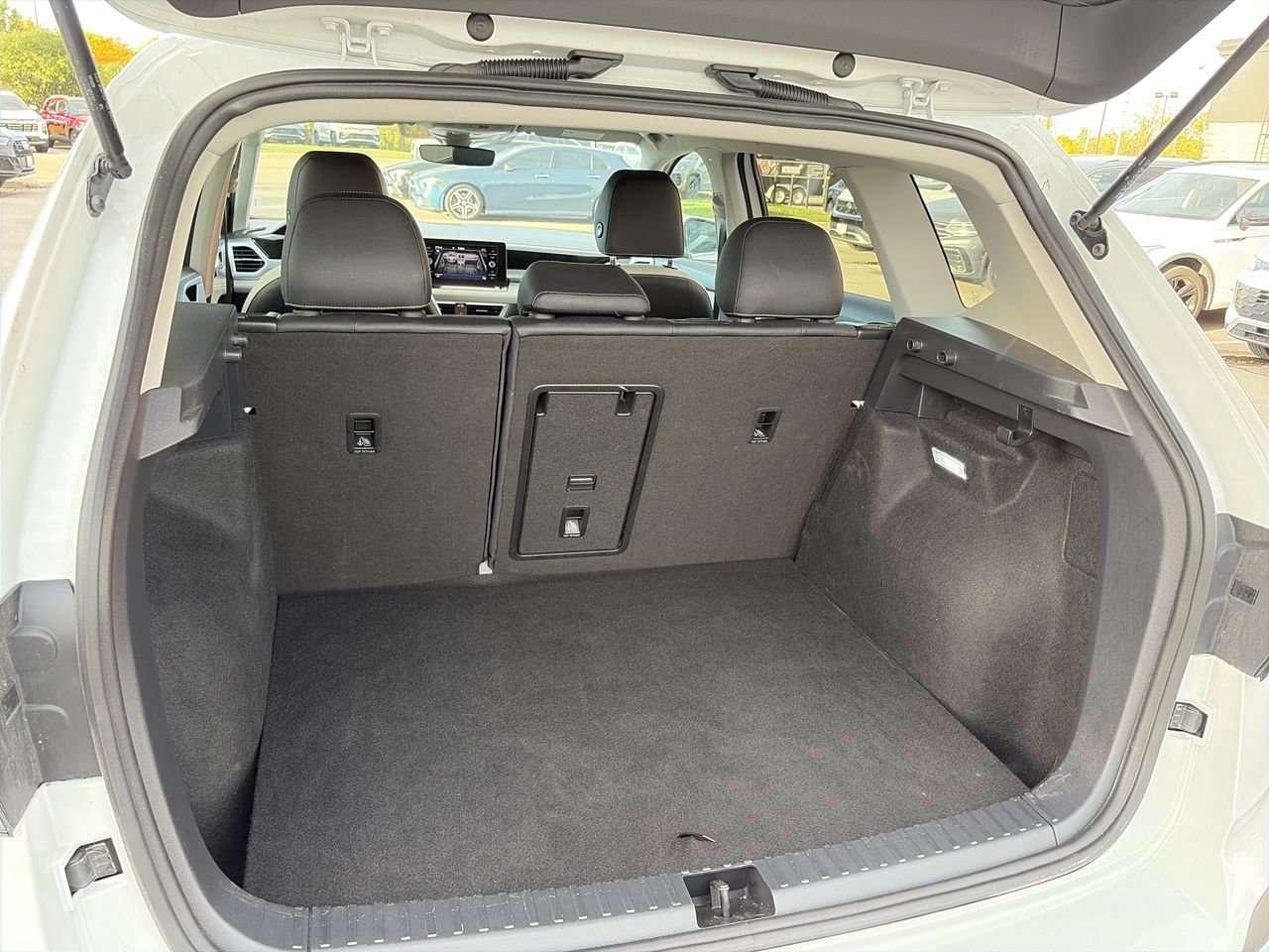 2026 Volkswagen Taos Comfortline 4MOTION Remote Starter  Alloy Wheels  Rear Parking Aid  Apple/Android CarPlay Photo