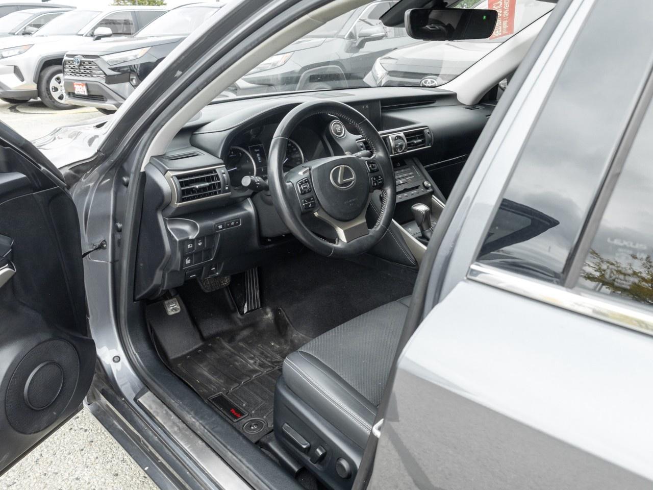 2019 Lexus IS IS 300 AWD Photo