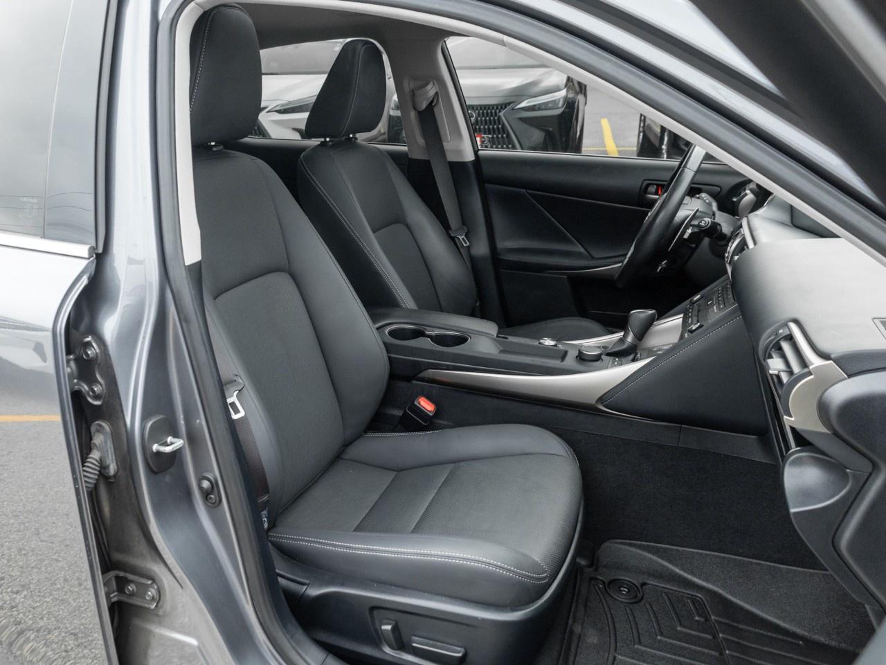 2019 Lexus IS IS 300 AWD Photo