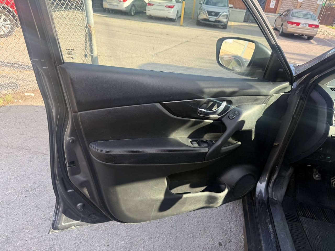 2018 Nissan Rogue *** 3 YEAR WARRANTY INCLUDED *** Photo