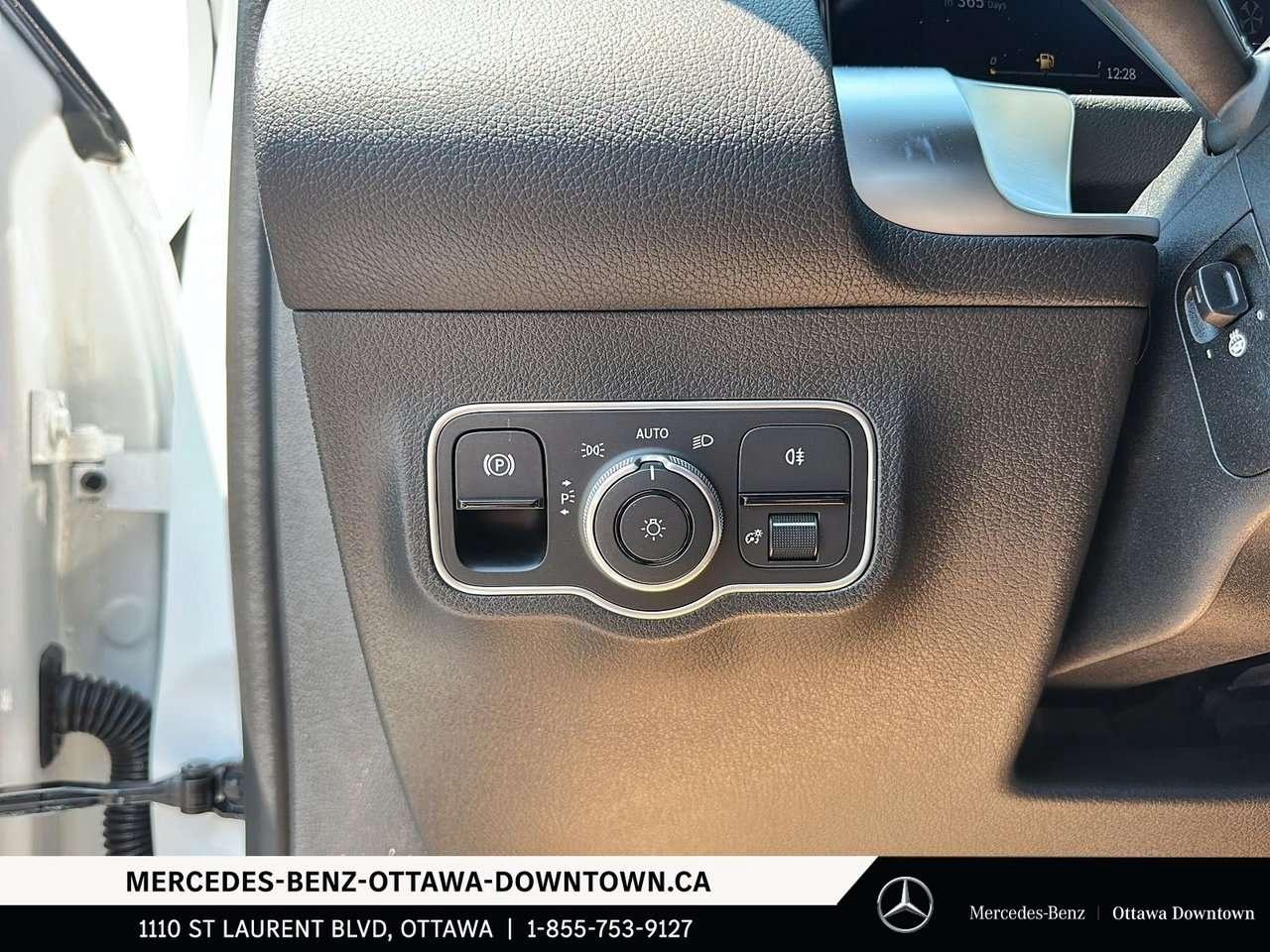 2026 Mercedes-Benz GLB 4MATIC SUV Photo