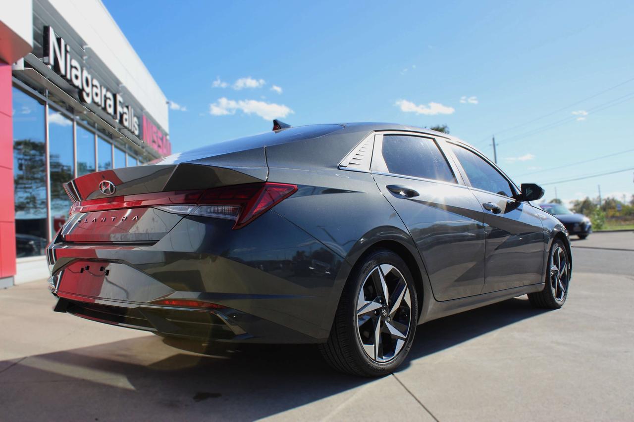 2023 Hyundai Elantra Luxury Photo